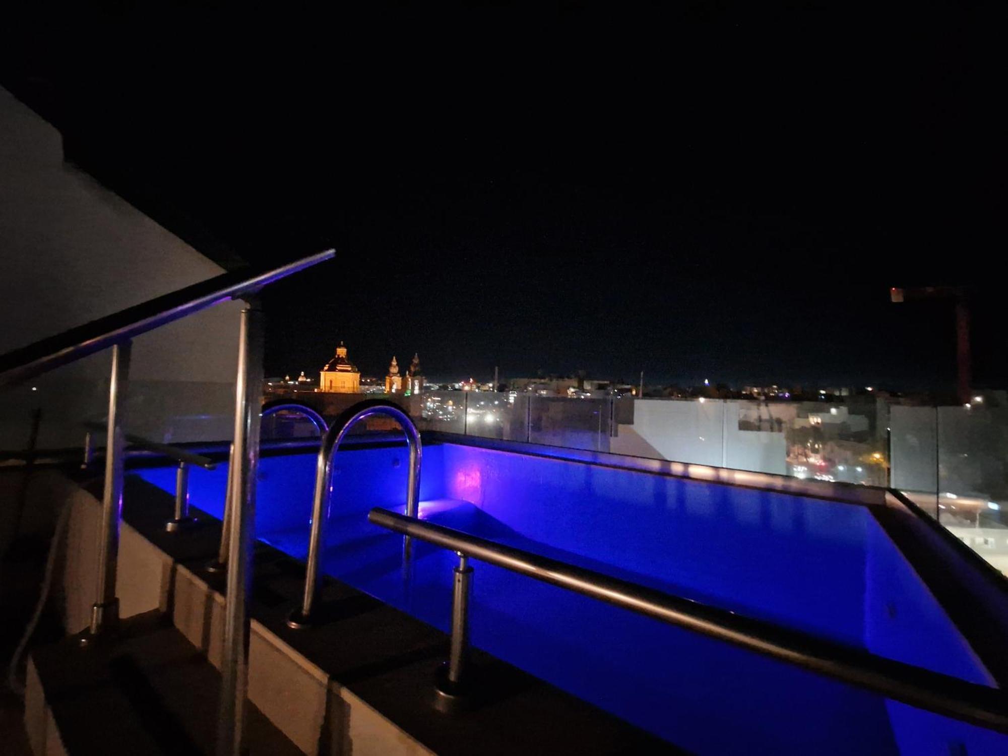 Korzo Suites Msida Luxury Penthouse With Pool מראה חיצוני תמונה